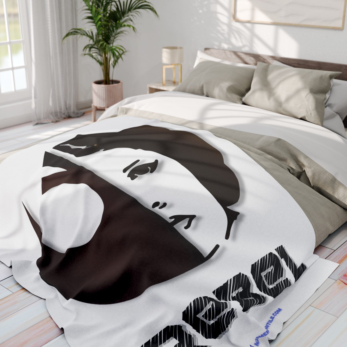 Rebel Leia Arctic Fleece Blanket - White